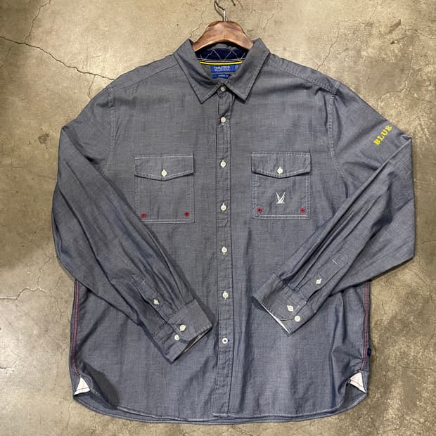 NAUTICA BLUE SAIL shirt.