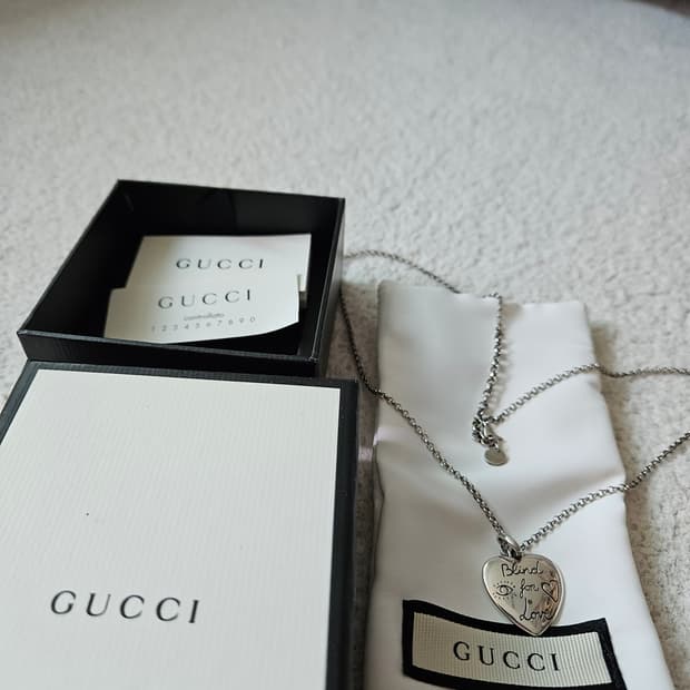 구찌 블라인드 포 러브 하트 목걸이 백화점제품