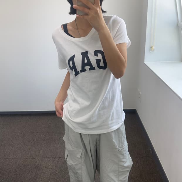 Gap 갭 블랙 로고 화이트 반팔