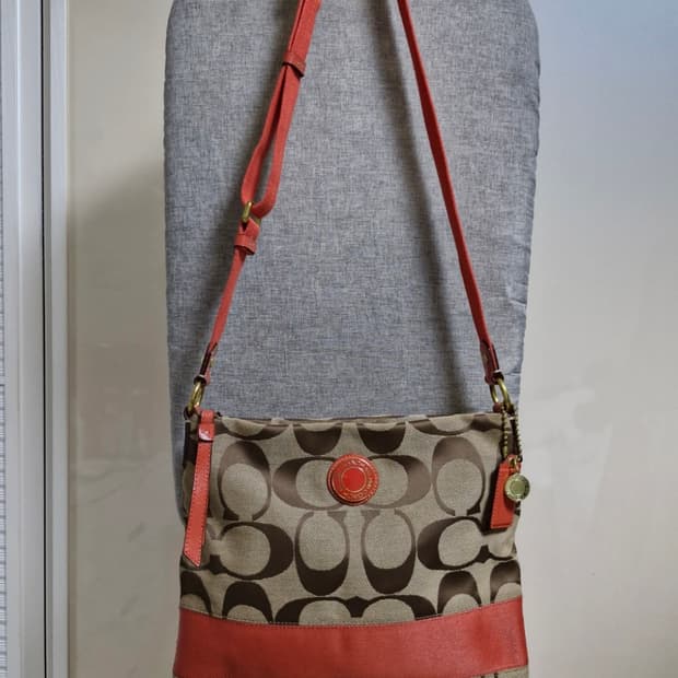 코치 크로스 숄더백