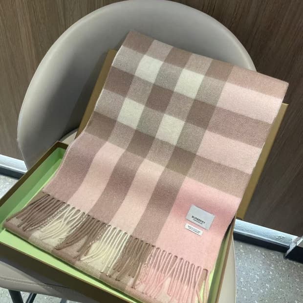 버버리숙녀 리버서블 스카프
