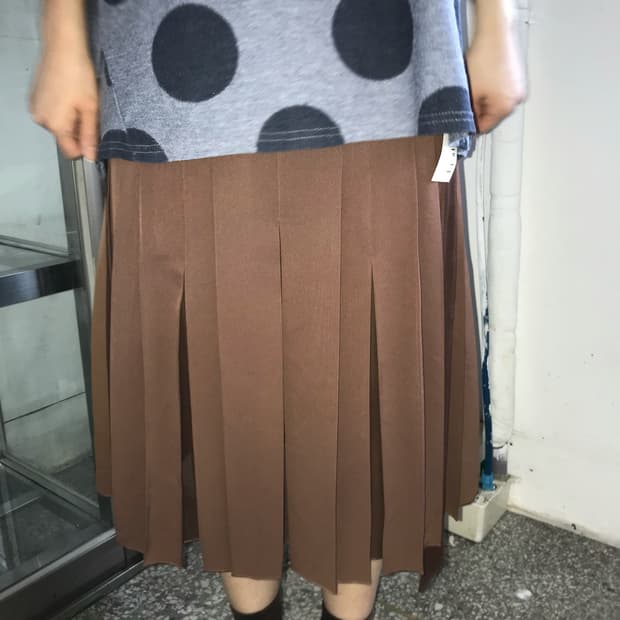 브라운 플리츠 스커트