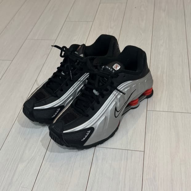 [나이키/240] 샥스 R4 메탈릭 실버:블랙:피칸테레드