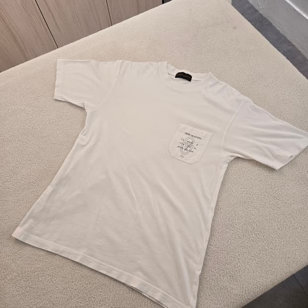 지아니 발렌티노(GIANNI VALENTINO) 흰색 반팔 티셔츠 M