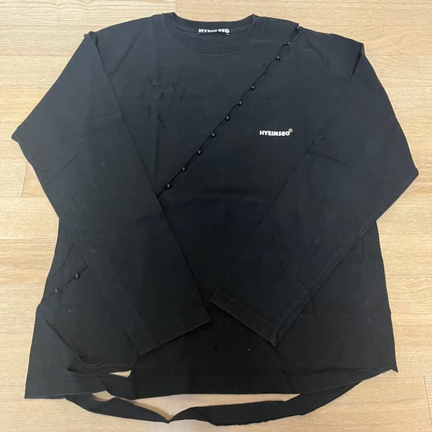 혜인서 비즈 티셔츠