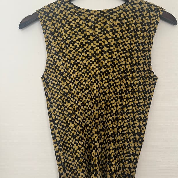 이세이미야케 플리츠플리즈 민소매