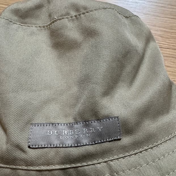 버버리 버킷햇