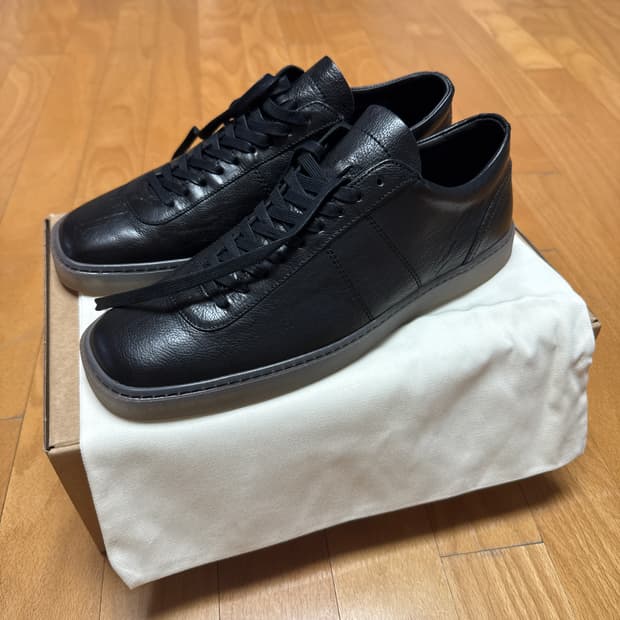 Lemaire 블랙 리놀륨 스니커즈 44size