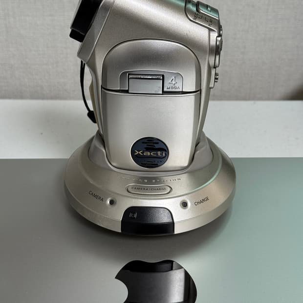 산요작티 C4 (Sanyo Xacti C4)