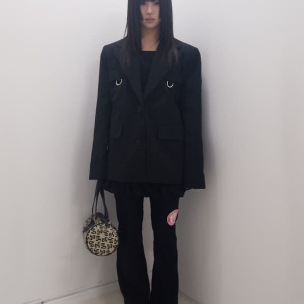 Sliver buckle point boxy nylon jacket