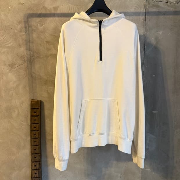 피어오브간 후드티 105