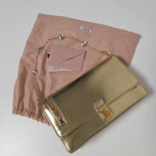 miumiu 정품 금장 골드 클러치 체인 크로스 woc