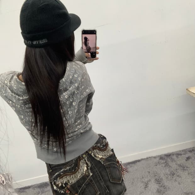 로우 자수 패치 데미지 흑청 스커트