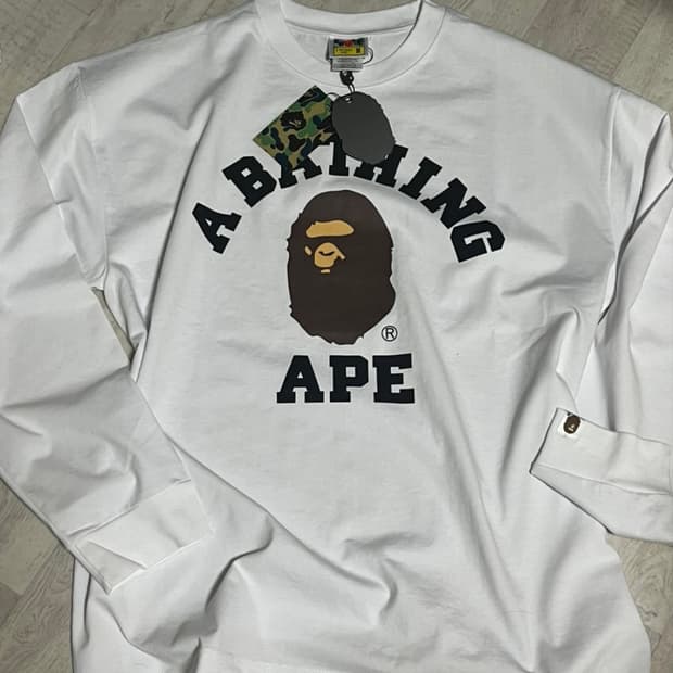 베이프 롱슬리브 새상품