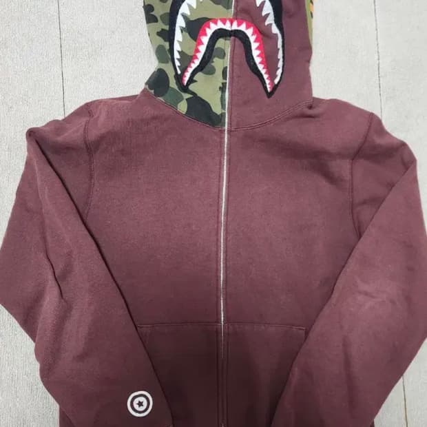 베이프 샤크후드 브라운 L