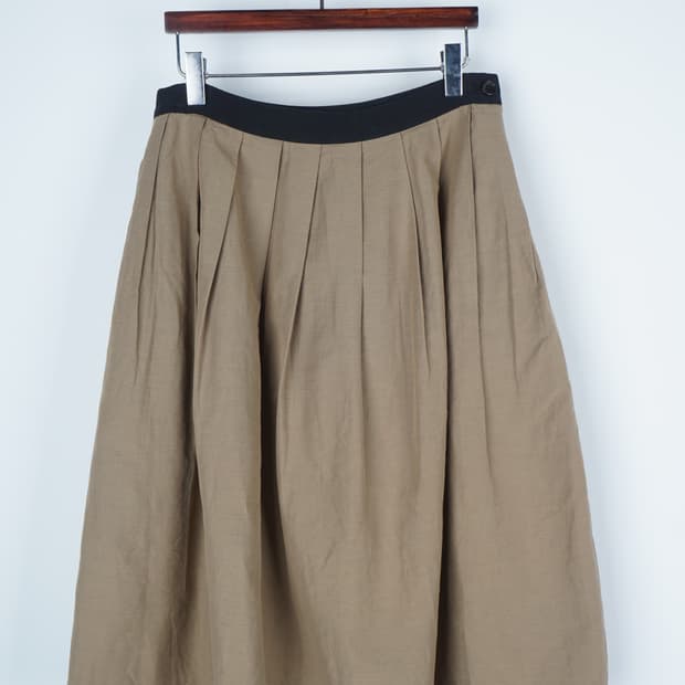  MARGARET HOWELL pleated midi skirt
