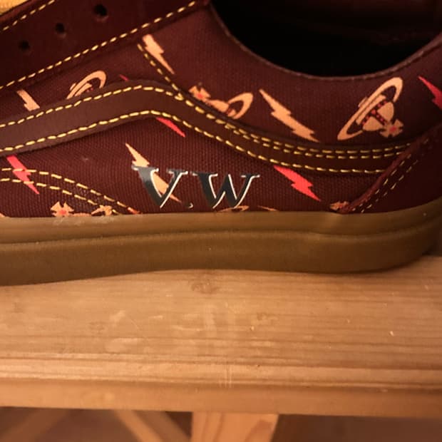 비비안웨스트우드 X 반스