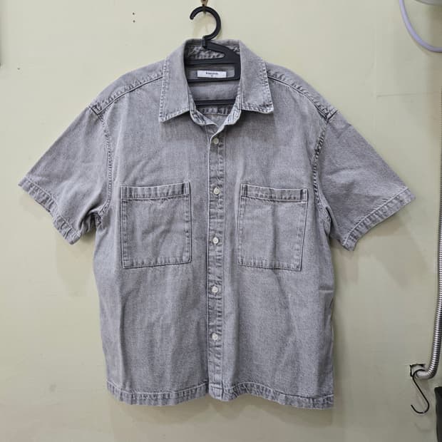 [110] 에잇세컨즈 데님 반팔 셔츠 (라이트 그레이)