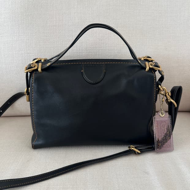 코치 블랙 레더 숄더백