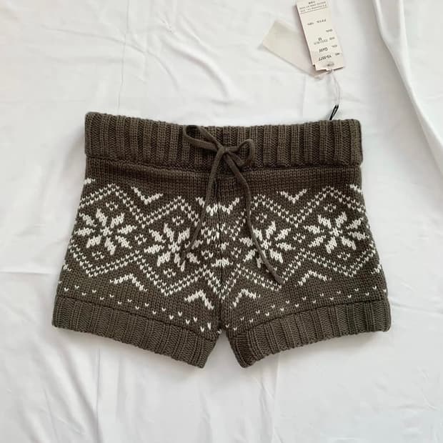 일브 노르딕 니트 반바지 숏스 숏츠 리즈리사오월빈티지트랄라라모리하구미갸루