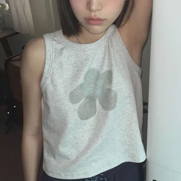 김아홉 플라워 프린팅 코튼 나시