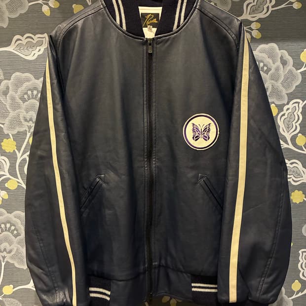 니들스 어워드 자켓