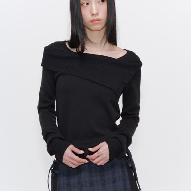미세키 서울 오블리크 라인 버튼 니트 블랙