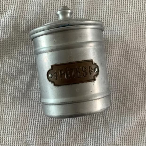 빈티지 알루미늄 캐니스터 