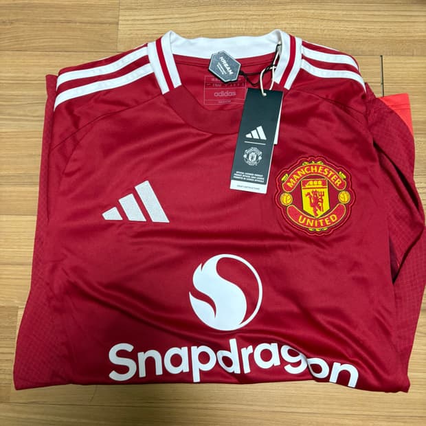 24/25 맨유 홈 유니폼 s사이즈 새상품