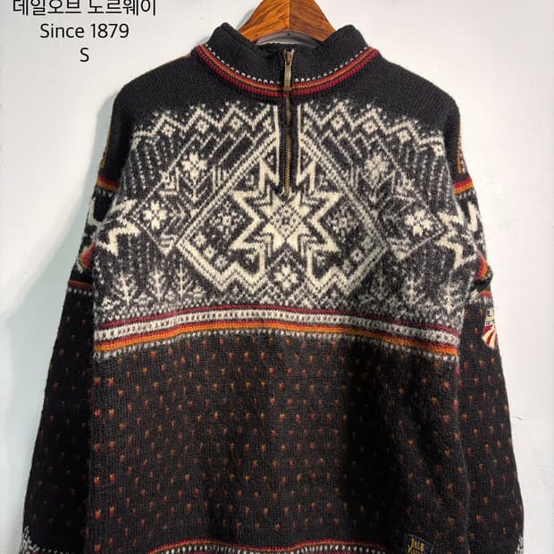 [s] Dale of norway 데일오브노르웨이 반집업 니트 울100%