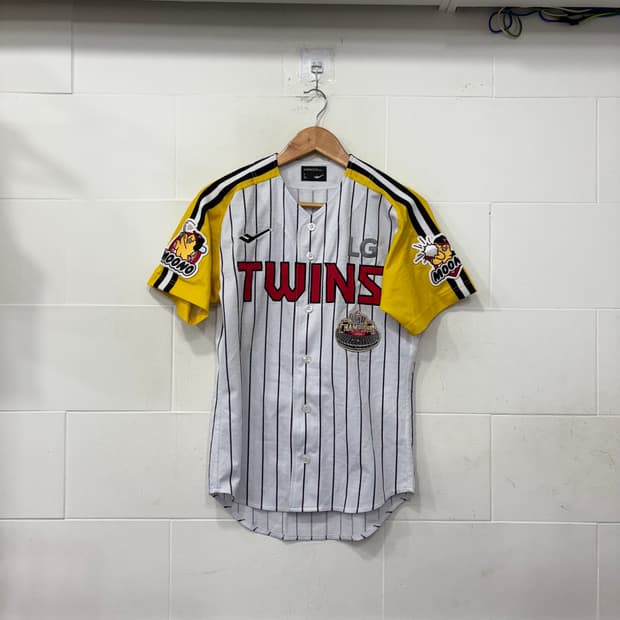 엘지트윈스x무너 콜라보 유니폼