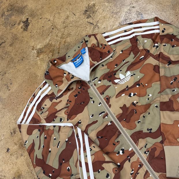 아디다스 카모 밀리터리 구파 져지 트랙탑