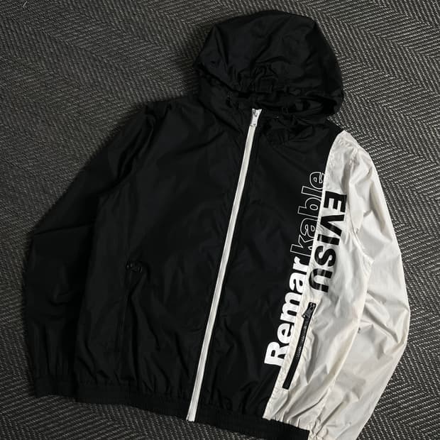 에비수 빅로고 배색 경량 바람막이 자켓y 4496