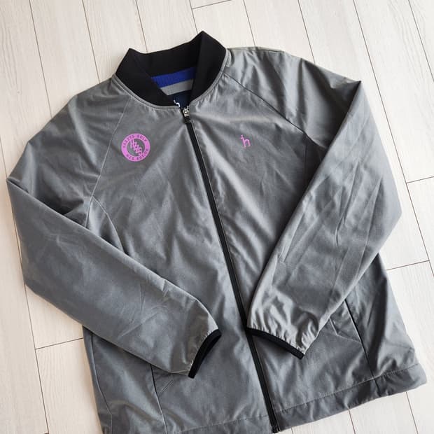 새상품급)헤지스 골프 여성 야구에리 풀오픈 봄버 바람막이 자켓 사이즈95