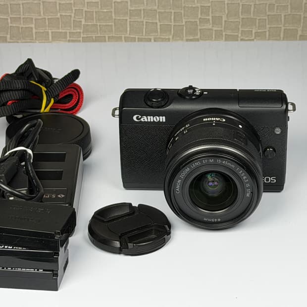 캐논 EOS M200 미러리스 카메라