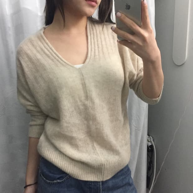 Vintage 모리걸 하구미 베이지 브이넥 니트