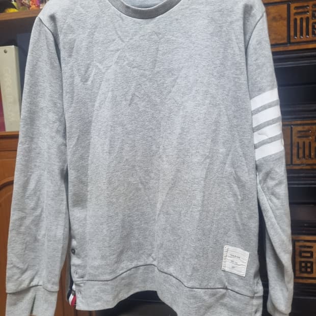 특가급처)톰브라운 맨투맨.  M/L