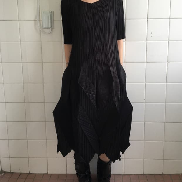 Pleats one piece