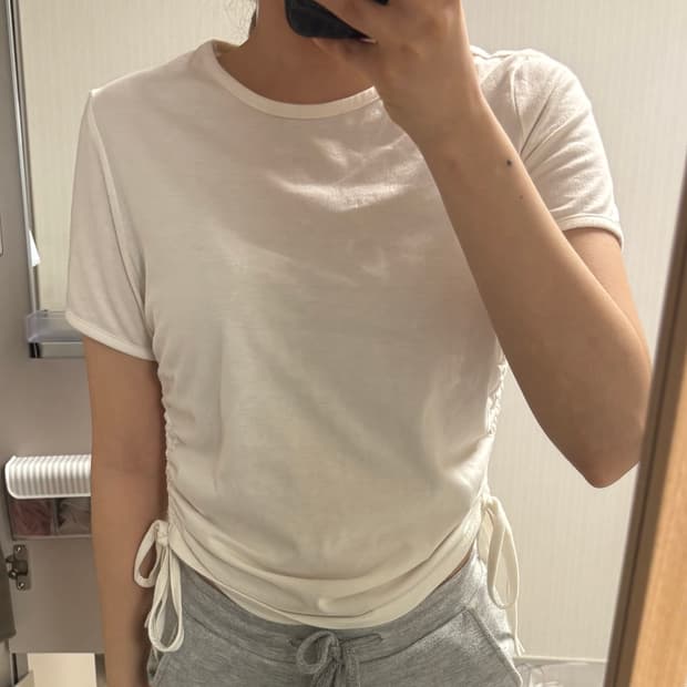 이거 입으면 귀여운 여자됨 셔링반팔티셔츠