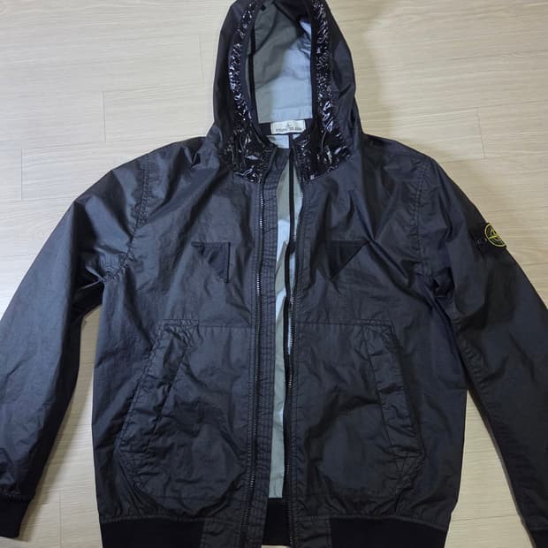 스톤아일랜드 멤브라나 3L TC 후드 자켓 블랙 (L)