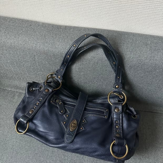 Violet shoulder bag