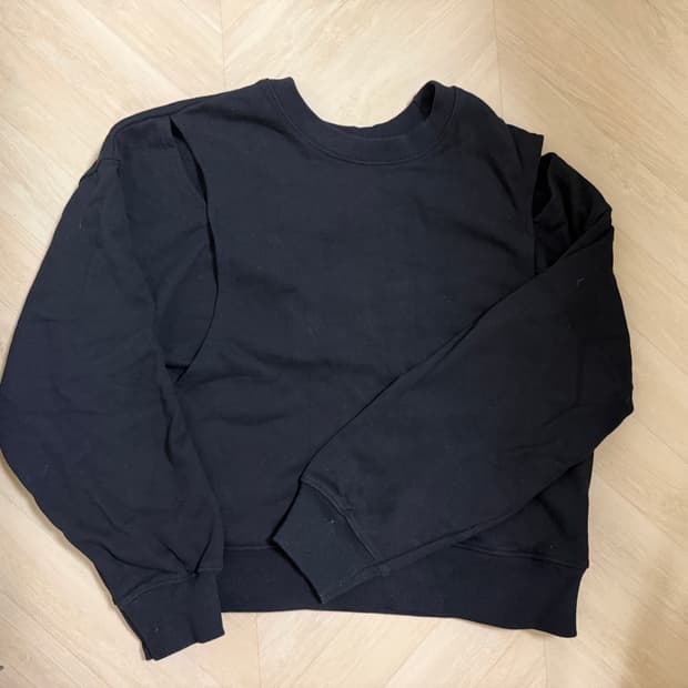 어깨트임 맨투맨 