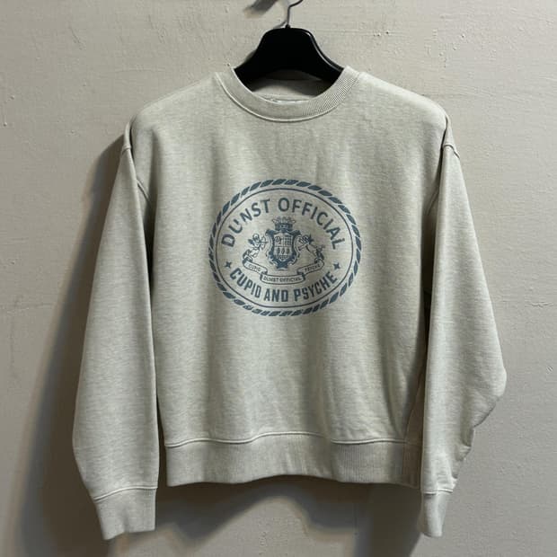 던스트 큐피드 캠퍼스 스웻셔츠