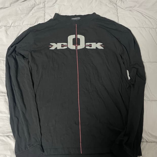 코스트퍼킬로 크랙 로고 프린트 루즈핏 롱슬리브 XL