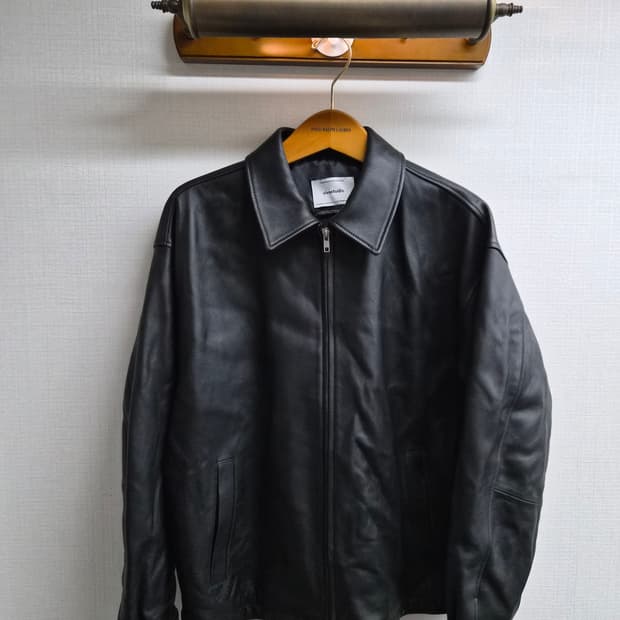L/110) 비바스튜디오 싱글 레더자켓 팝니다