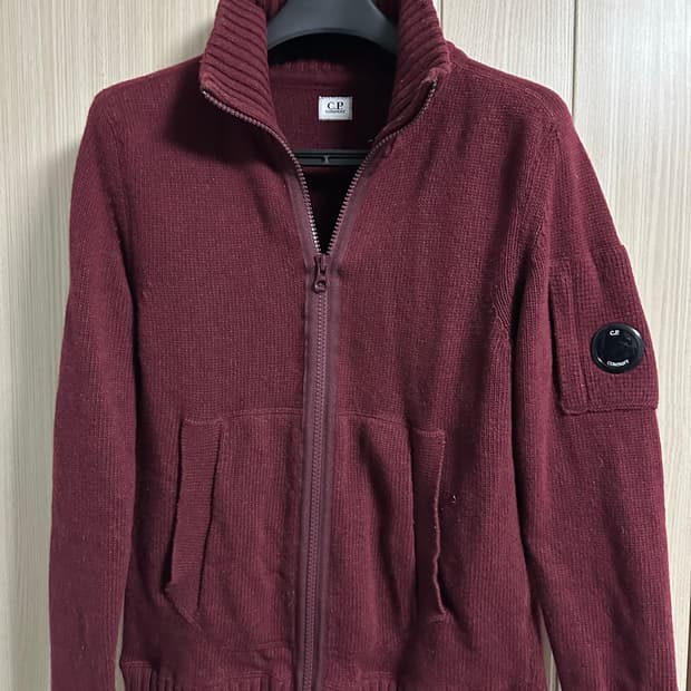 CP컴퍼니 버건디 렌즈 니트집업 (50)