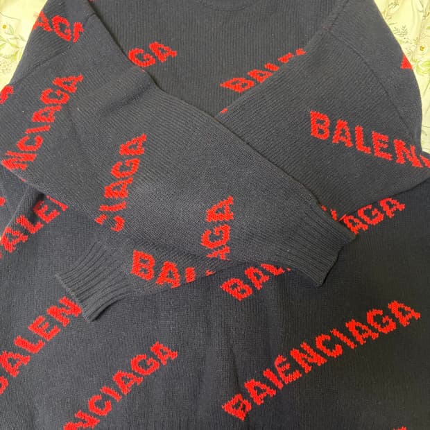 발렌시아가 멀티로고 니트