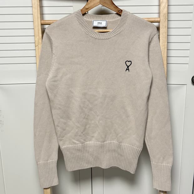 아미 니트 하트로고 체인스티치 베이지