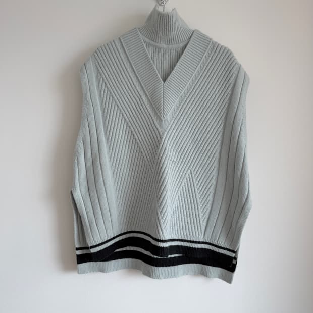 더 일마(the lima) 슬리브리스 니트 베스트