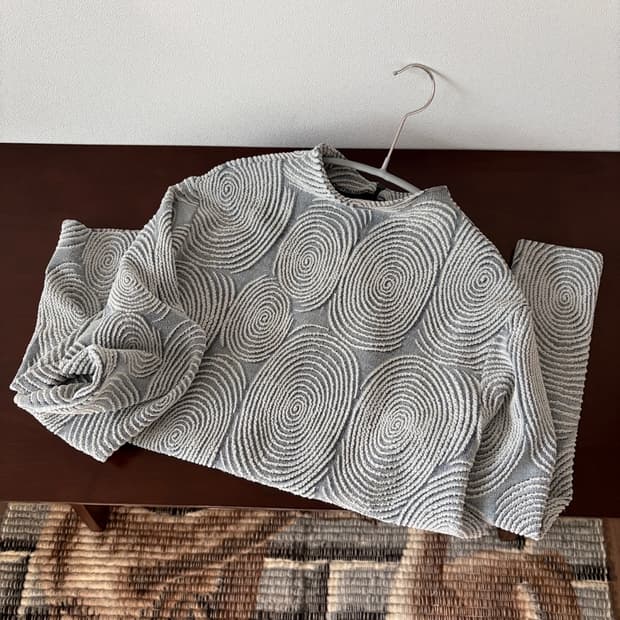 patterned pullover blouse